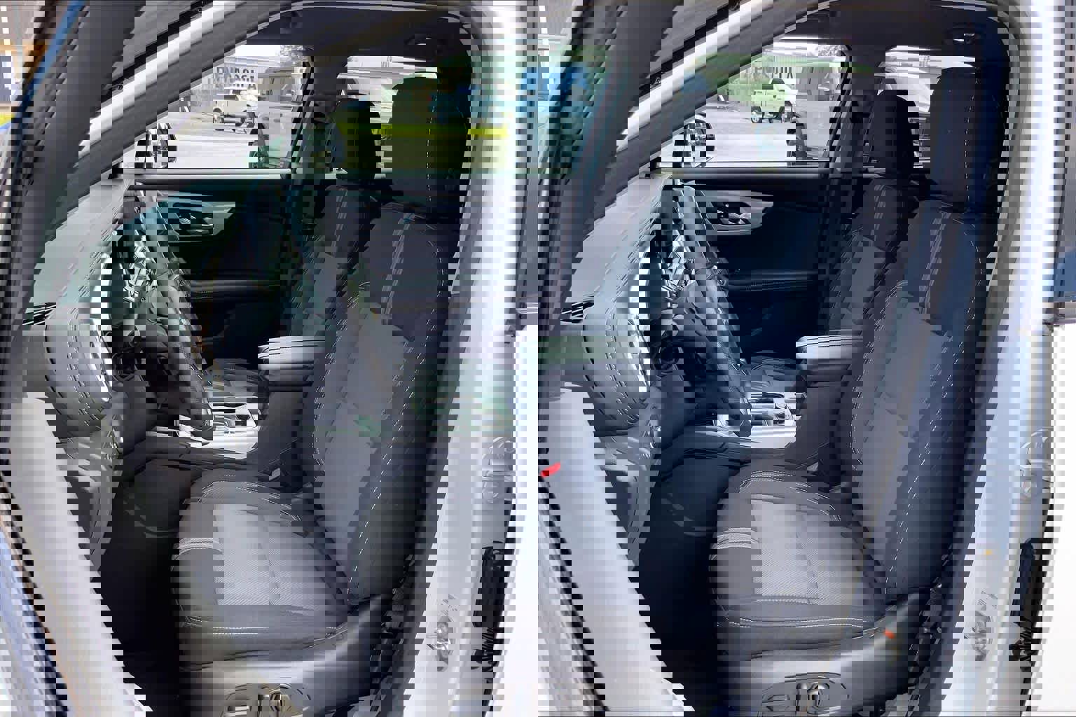 Used 2024 Chevrolet Blazer LT image 8