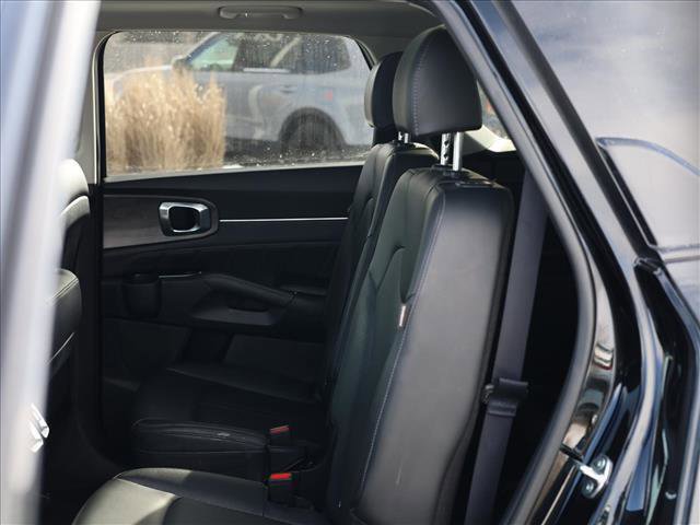 Used 2025 Kia Sorento SX image 22