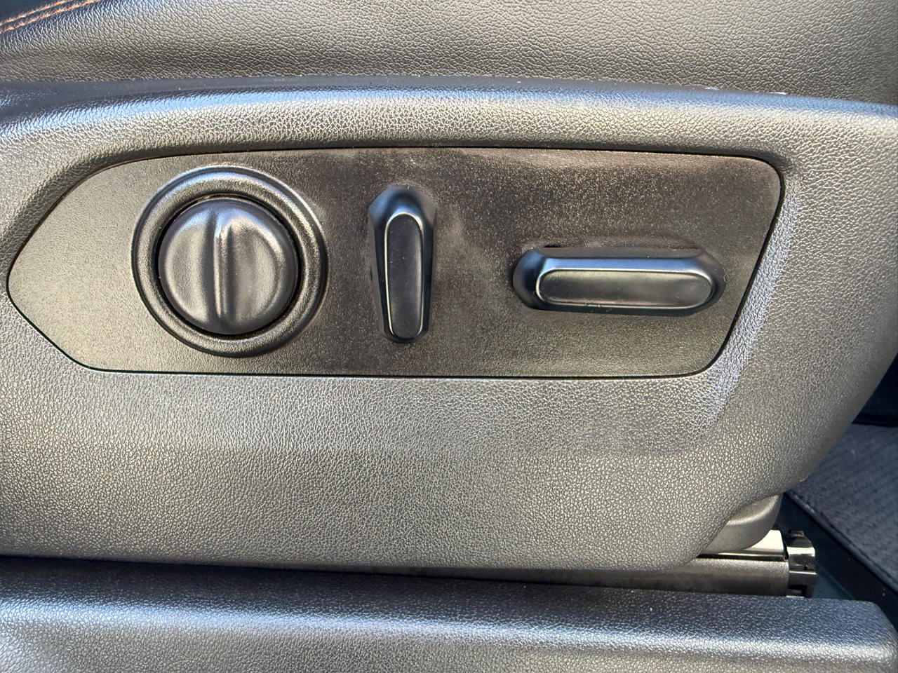 Used 2021 GMC Sierra 1500 AT4 w/ AT4 Value Package image 23