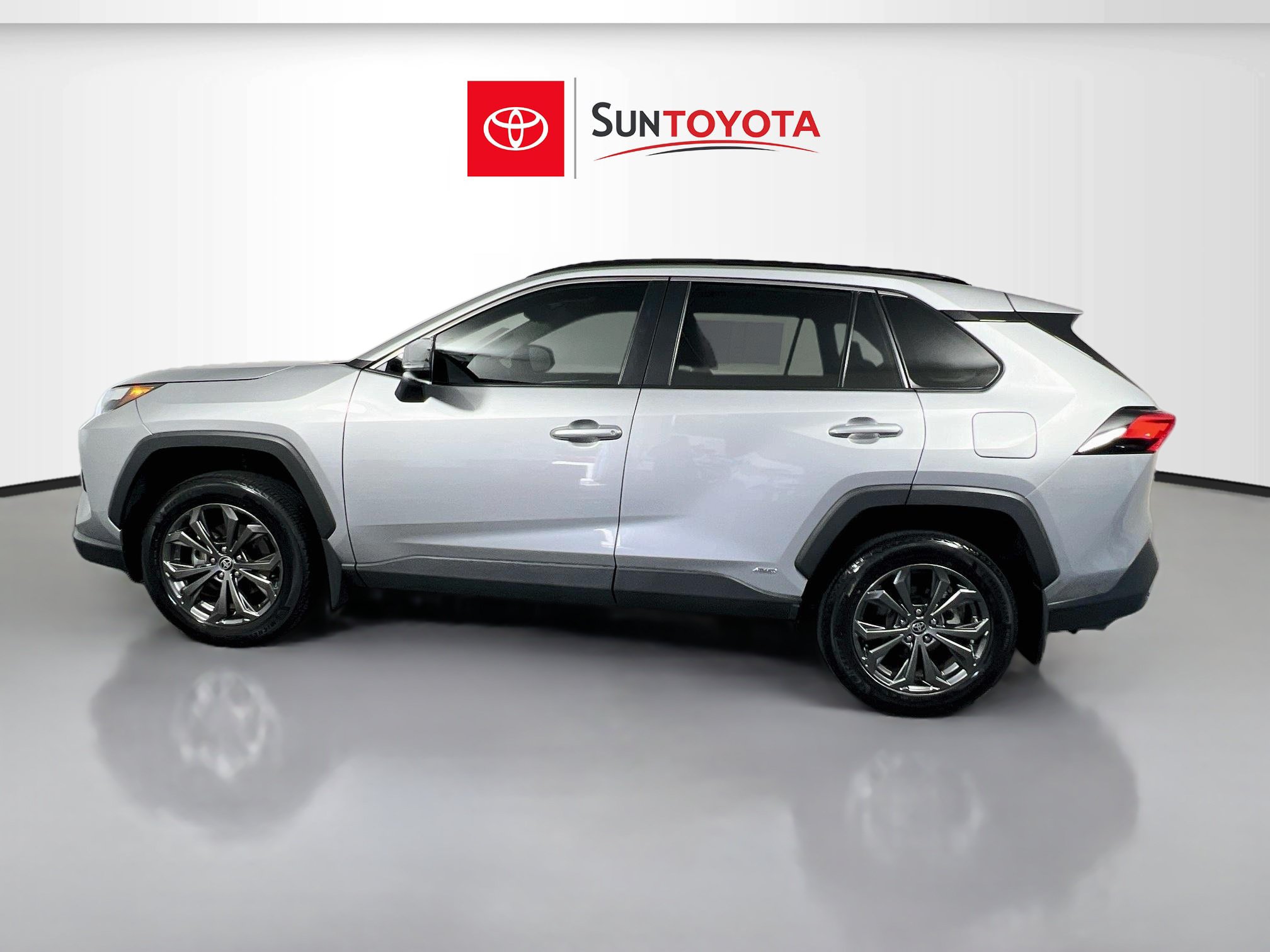 Used 2024 Toyota RAV4 XLE Premium w/ Weather Package AWD/4WD image 6