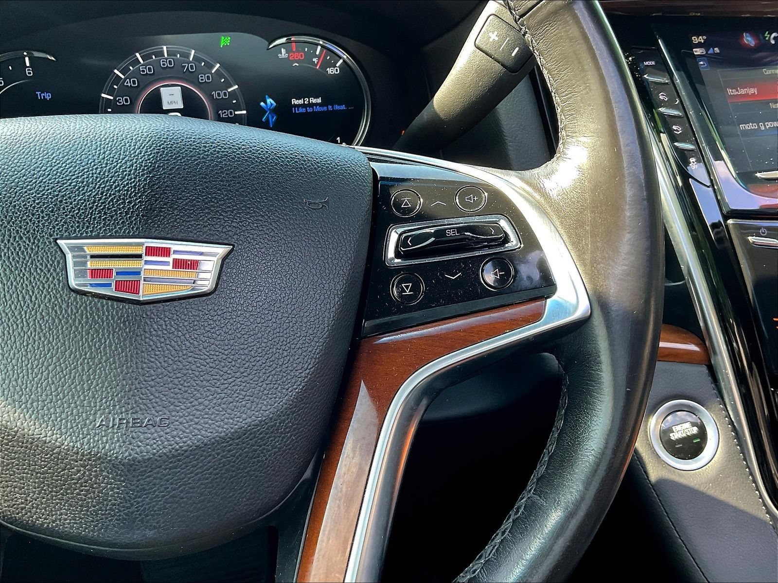Used 2019 Cadillac Escalade Luxury AWD/4WD image 14