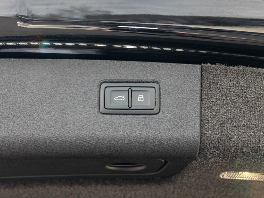 Certified 2025 Bentley Bentayga AWD/4WD image 65