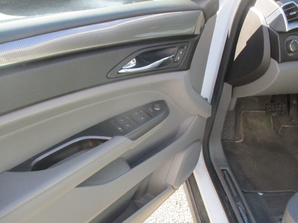 Used 2012 Cadillac SRX FWD image 11