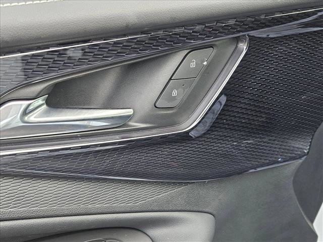 Used 2025 Chevrolet Blazer EV LT image 6