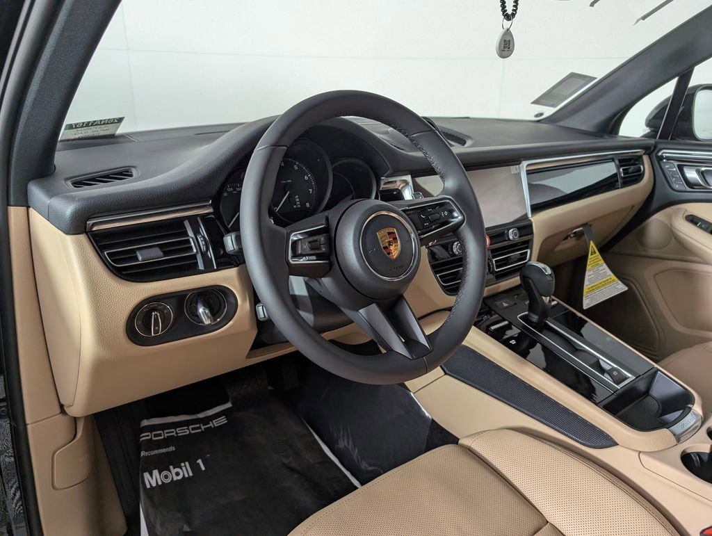 New 2026 Porsche Macan image 4