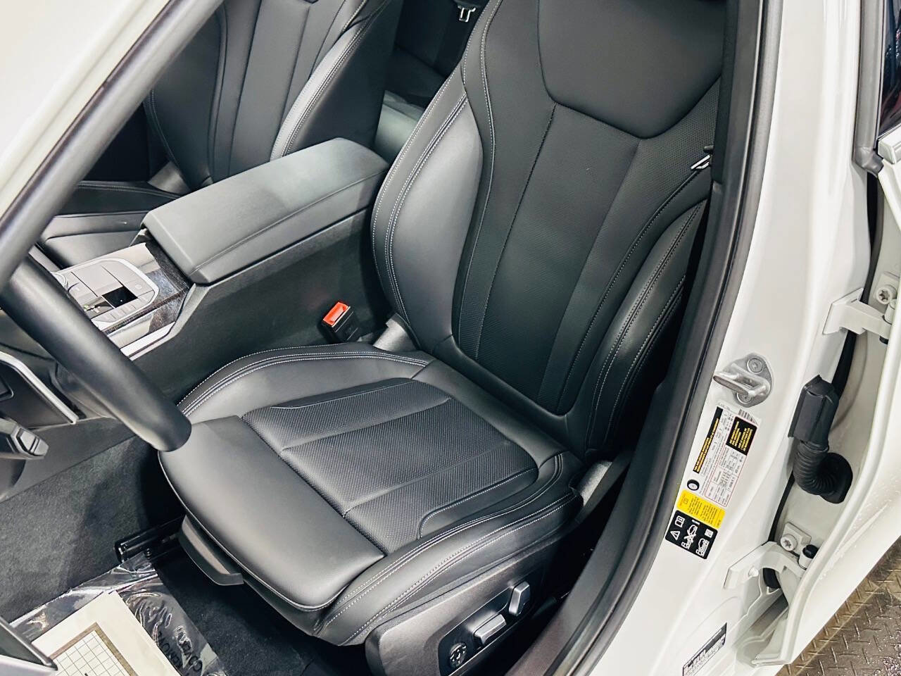 Used 2022 BMW 330i xDrive Sedan w/ Driving Assistance Package image 24