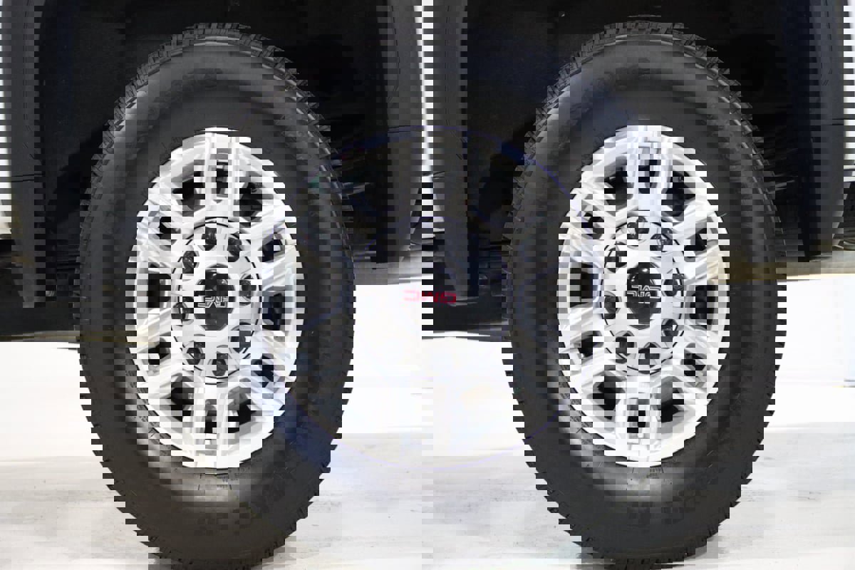 Used 2025 GMC Sierra 2500 SLE w/ SLE Convenience Package image 83