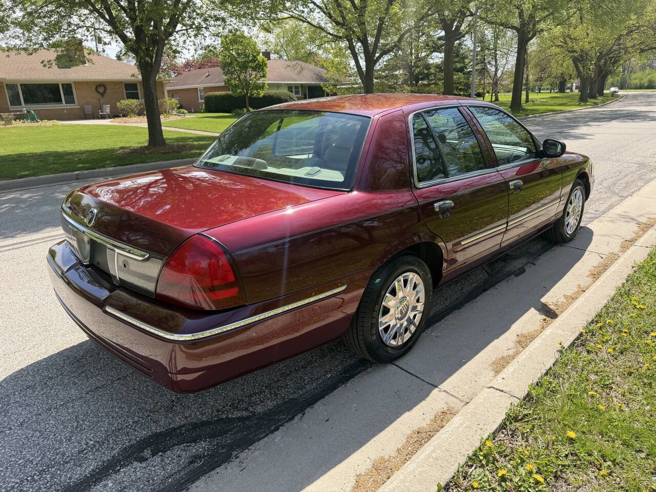 Used 2006 Mercury Grand Marquis GS RWD image 5