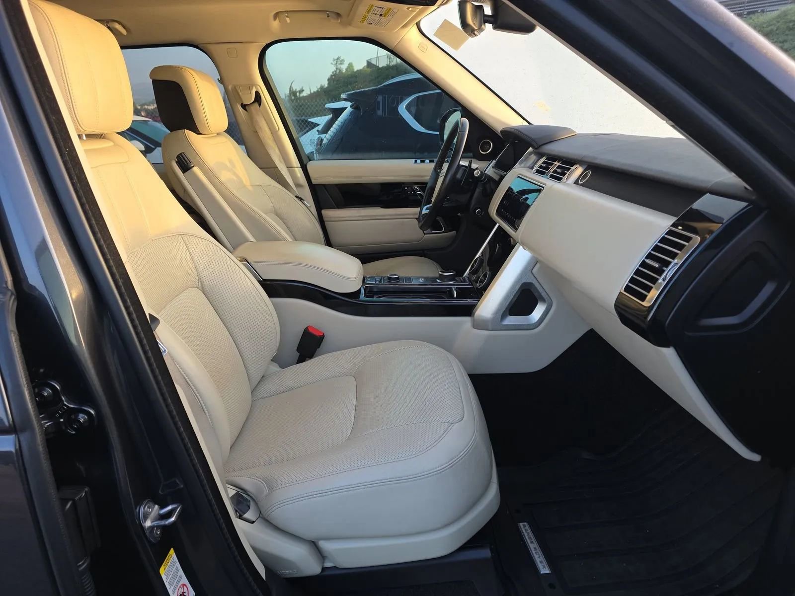 Used 2022 Land Rover Range Rover Westminster Edition image 8