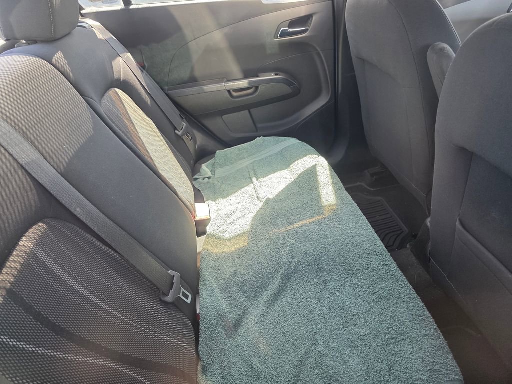 Used 2019 Chevrolet Sonic LT w/ Convenience Package FWD image 4