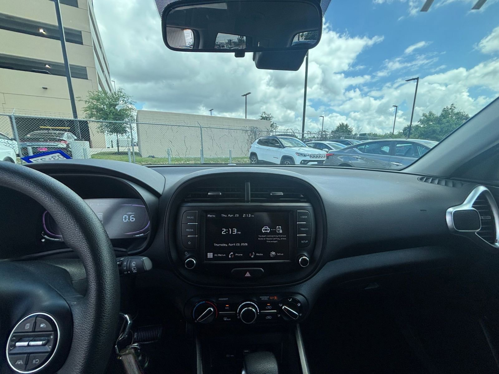 Used 2025 Kia Soul LX w/ LX Technology Package FWD image 31