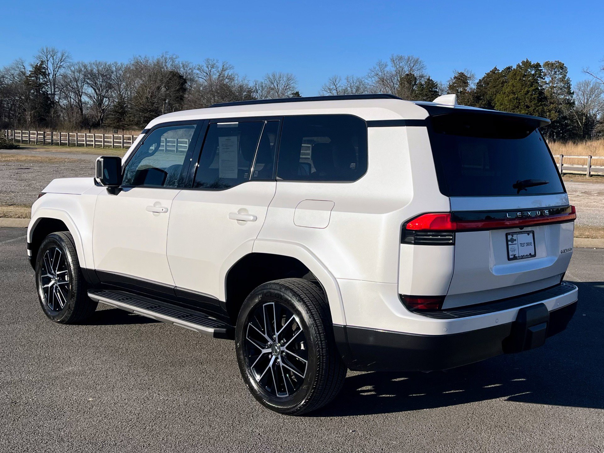 Used 2024 Lexus GX 550 w/ Accessory Package (Z1) image 4