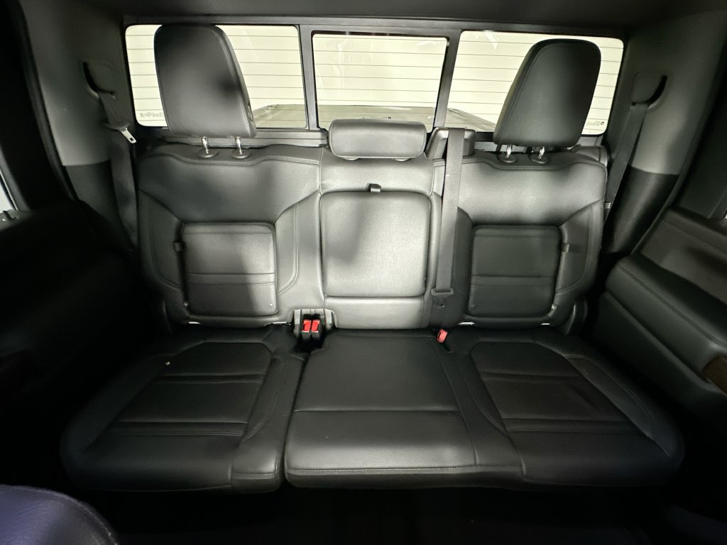 Used 2023 GMC Sierra 3500 Denali w/ Denali Ultimate Package AWD/4WD image 13