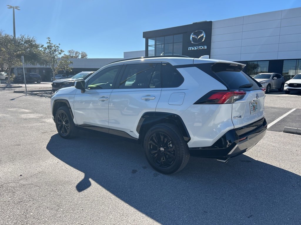 Used 2024 Toyota RAV4 SE image 11