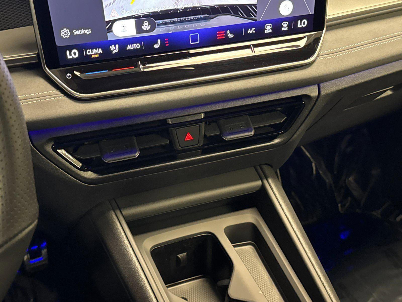 New 2026 Volkswagen Tiguan SE R-Line AWD/4WD image 19