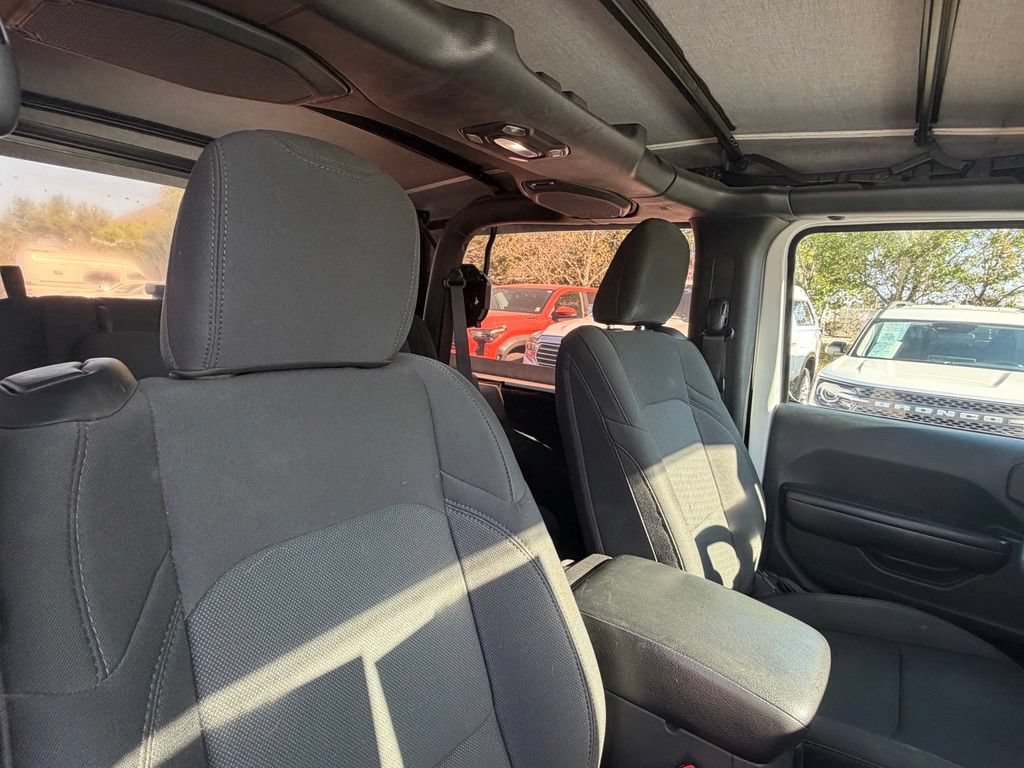 Used 2018 Jeep Wrangler Sport AWD/4WD image 13