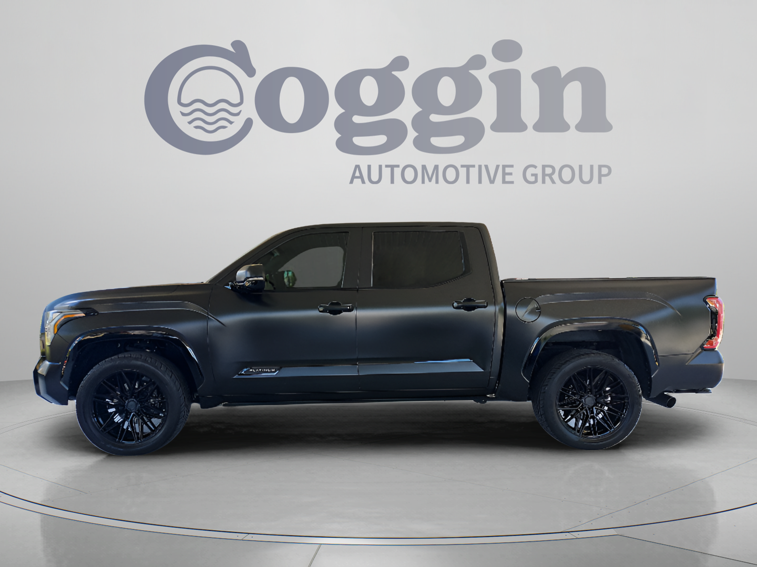 Used 2023 Toyota Tundra Platinum AWD/4WD image 2