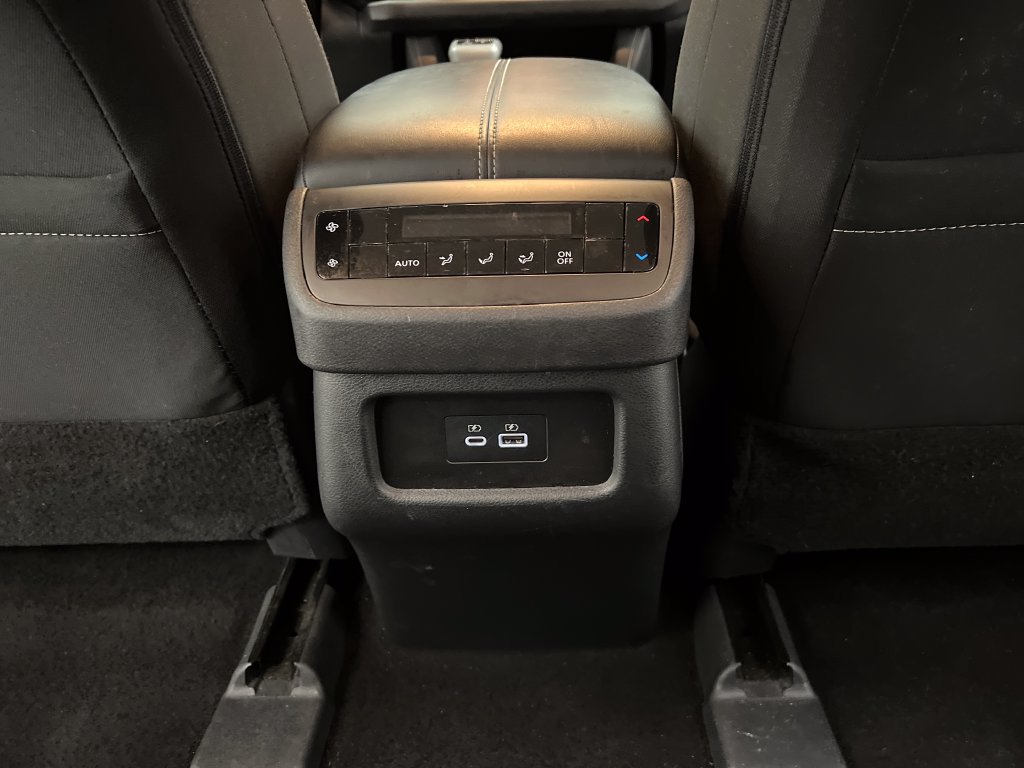 Used 2024 Nissan Pathfinder SV FWD image 24