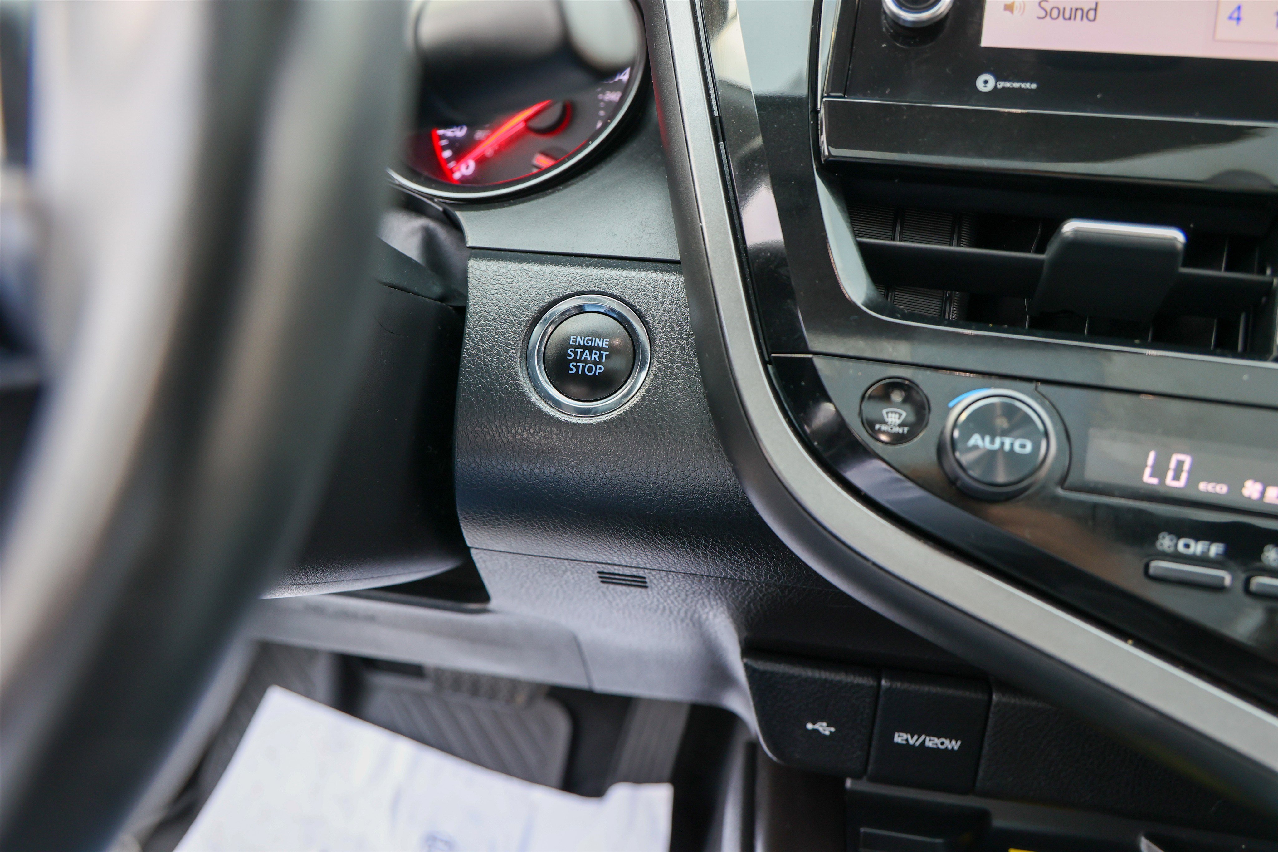 Used 2022 Toyota Camry XSE image 19