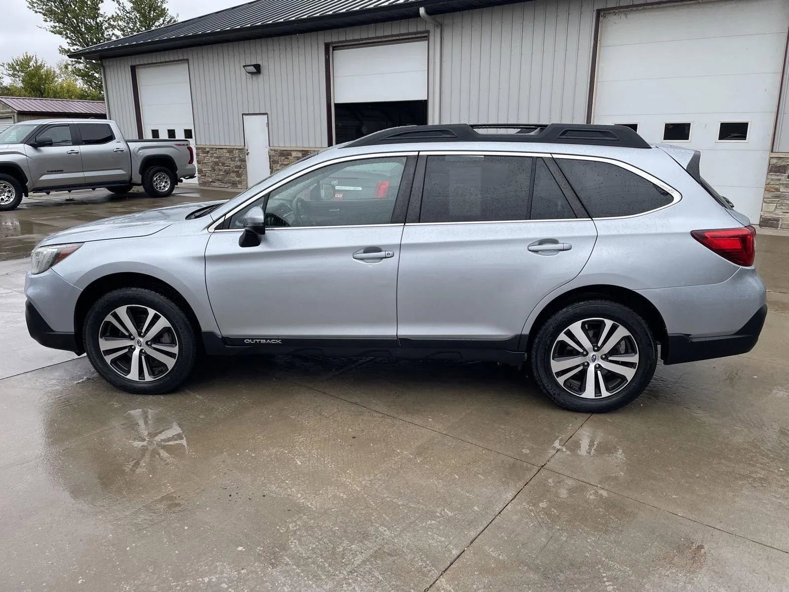 Used 2019 Subaru Outback 2.5i Limited image 6