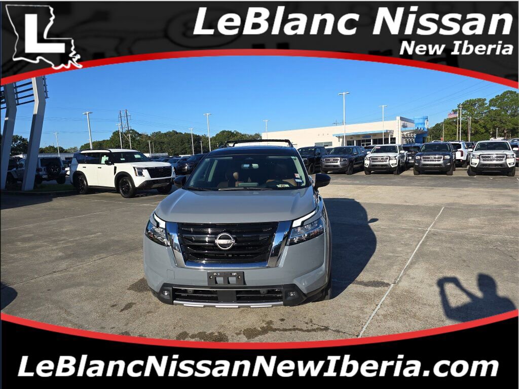 Used 2022 Nissan Pathfinder Platinum w/ Lighting Package (N93) image 1