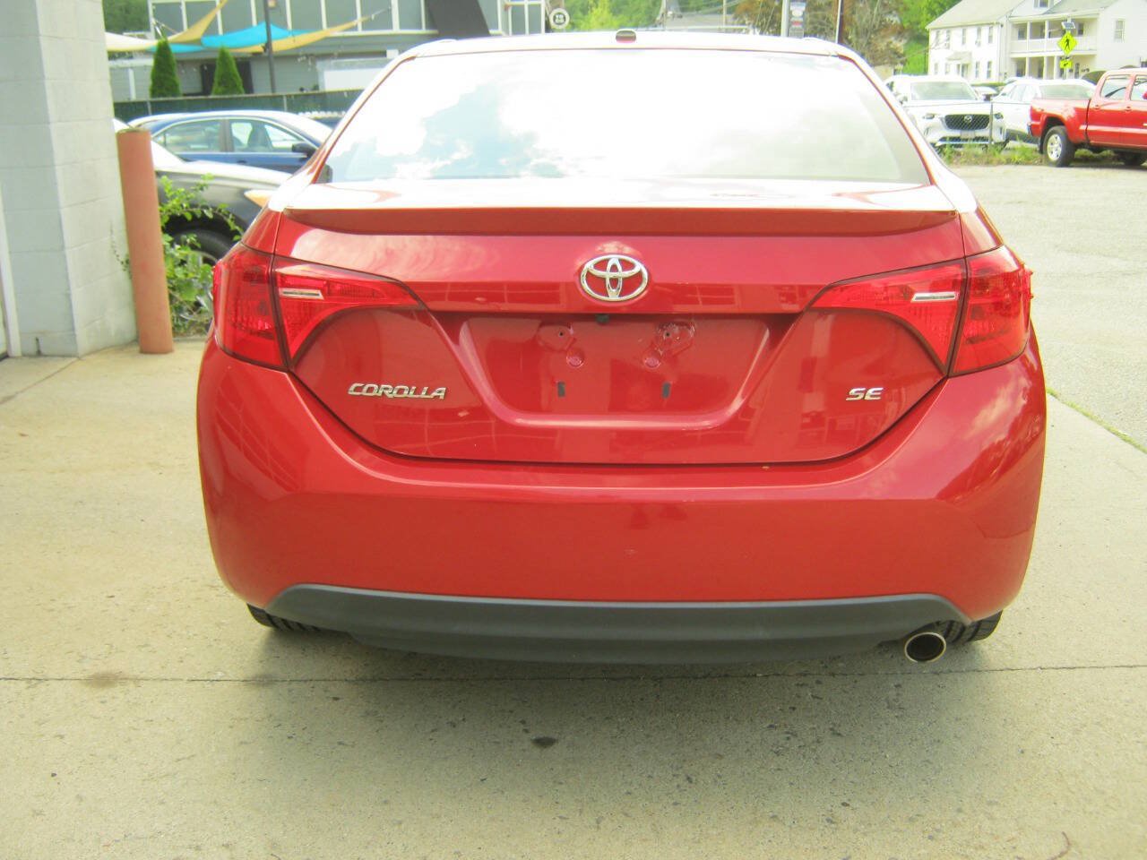 Used 2018 Toyota Corolla SE w/ SE Premium Package FWD image 6