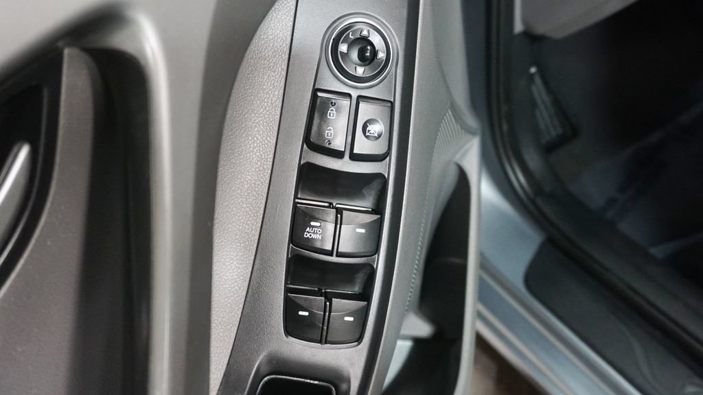 Used 2016 Hyundai Elantra SE FWD image 11