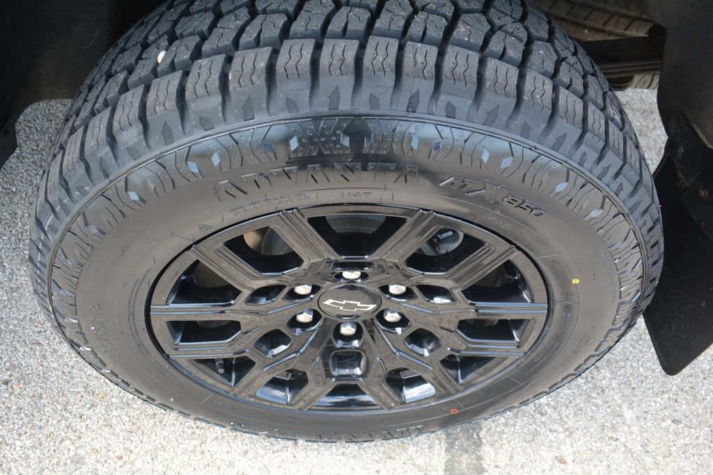 Used 2024 Chevrolet Colorado Trail Boss AWD/4WD image 23