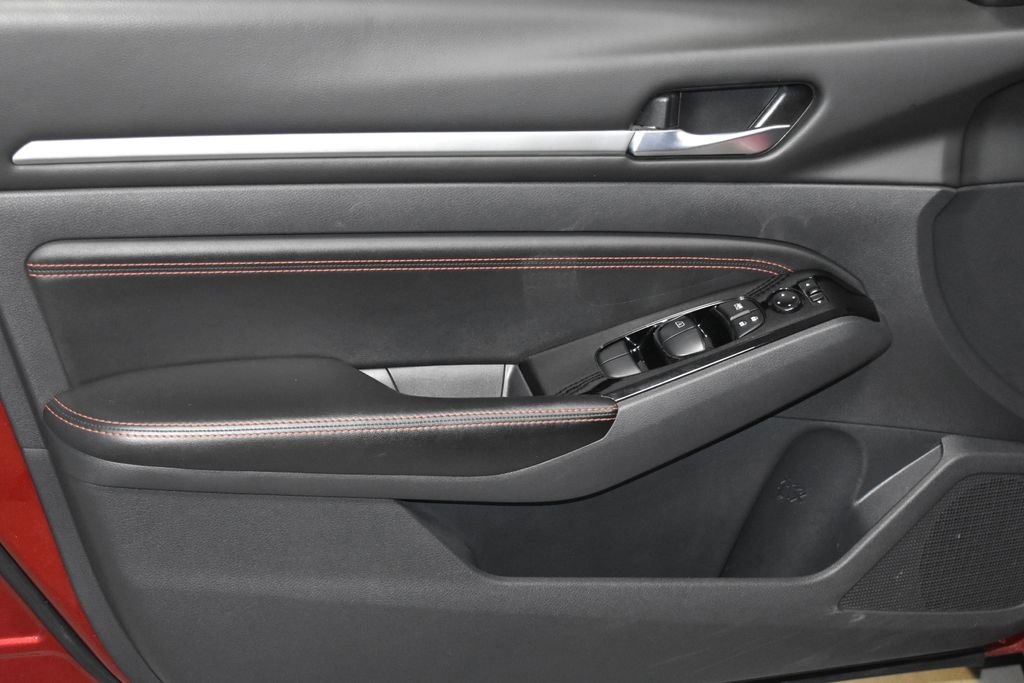 Used 2023 Nissan Altima 2.5 SR image 4