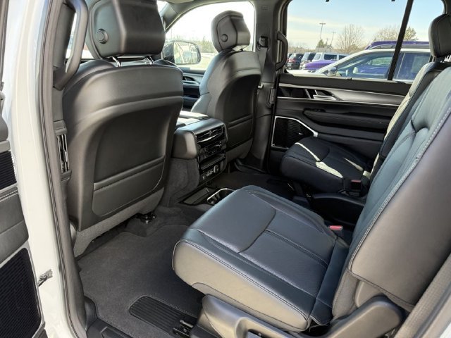 New 2026 Jeep Grand Wagoneer L Limited AWD/4WD image 14