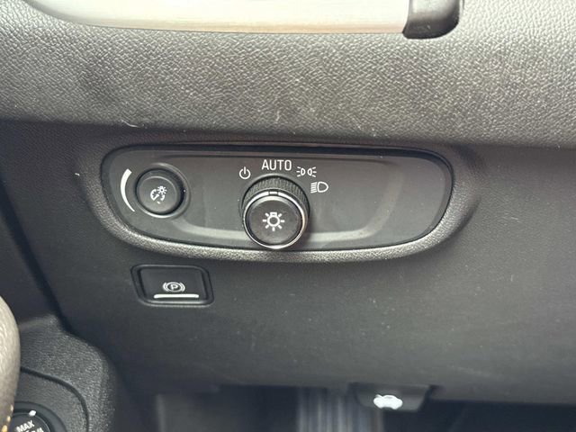 Used 2021 GMC Terrain SLE w/ Driver Convenience Package image 29