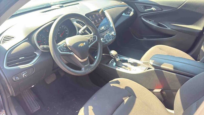 Used 2022 Chevrolet Malibu LT FWD image 12