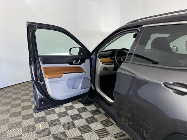 Used 2022 Jeep Compass Limited image 13