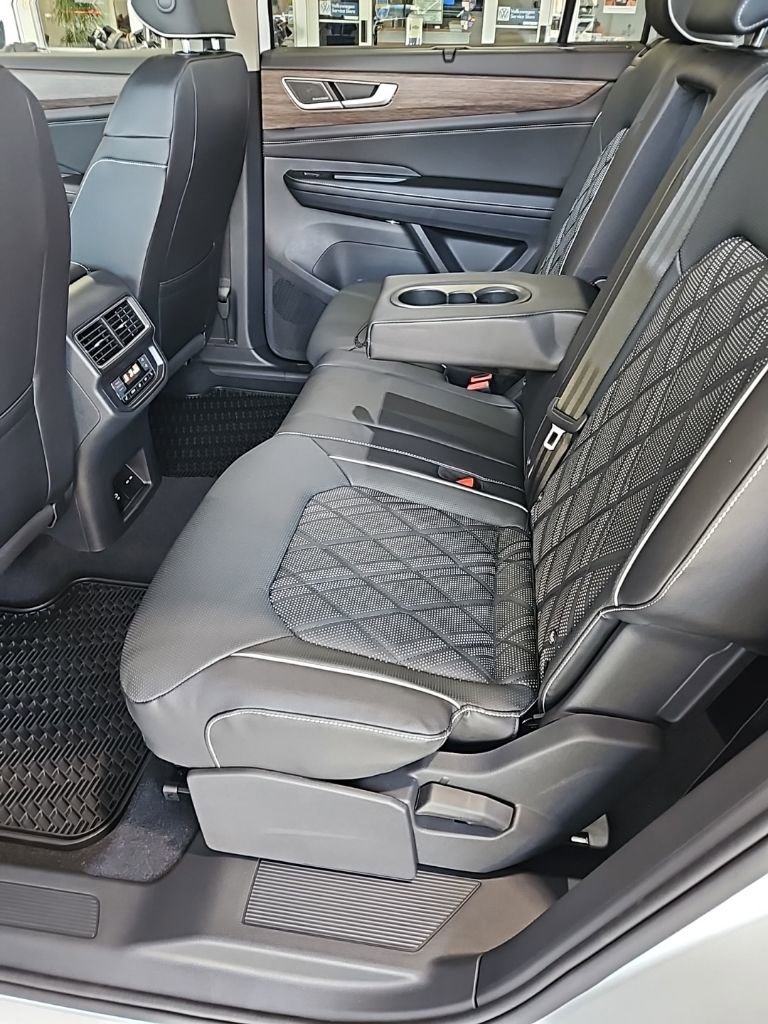 New 2026 Volkswagen Atlas SEL Premium R-Line image 24