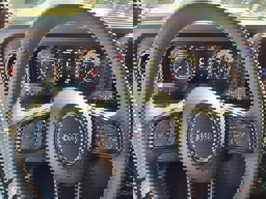 Certified 2025 Jeep Wrangler Unlimited Rubicon image 13