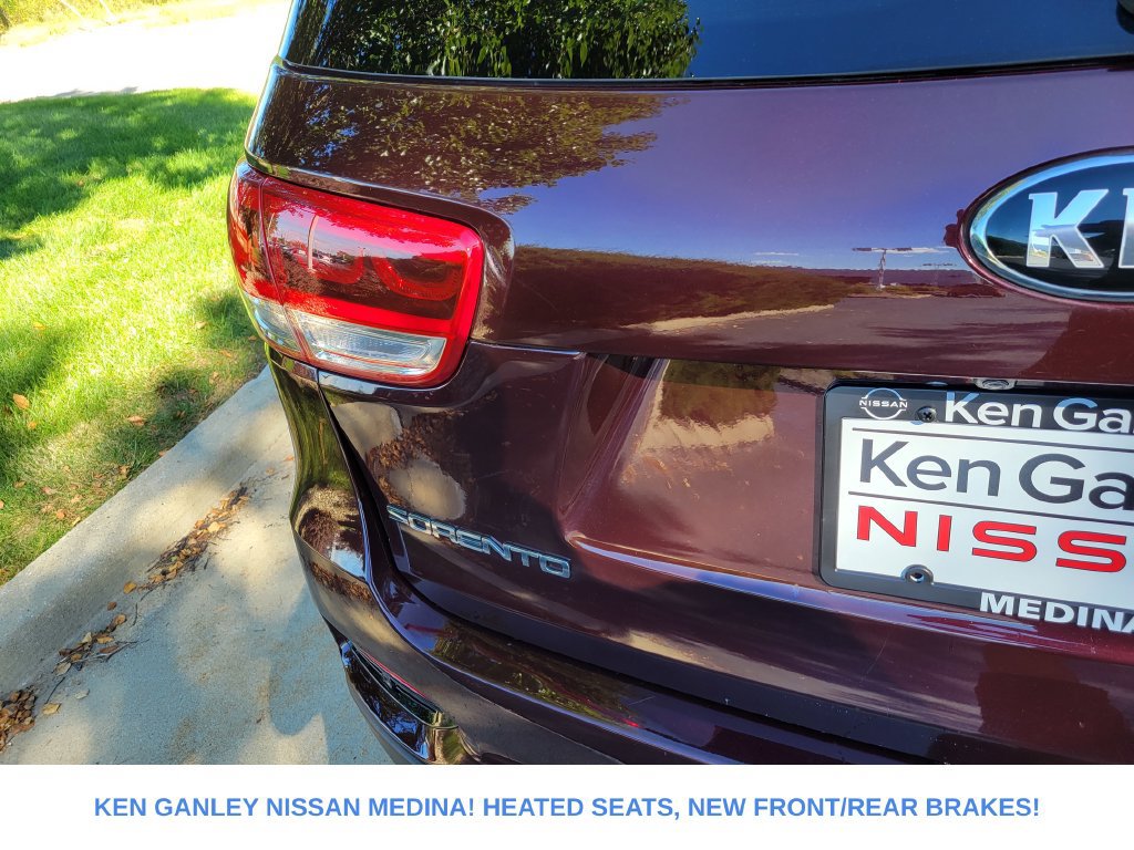 Used 2019 Kia Sorento S AWD/4WD image 16