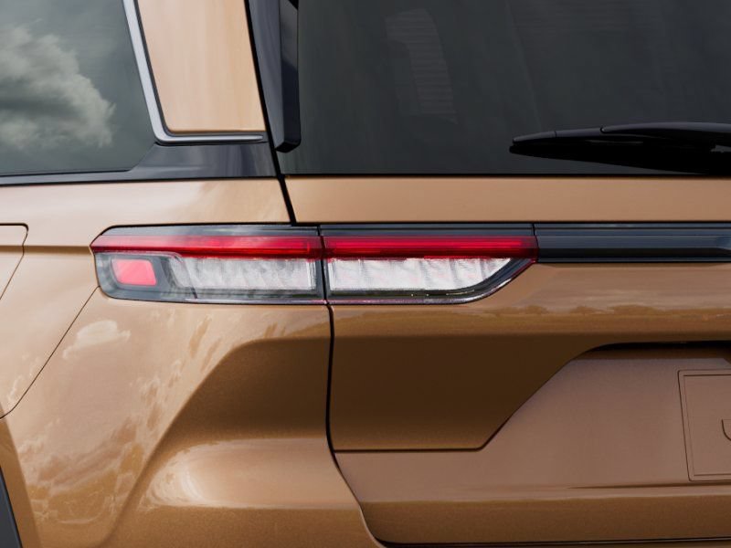 New 2026 Jeep Grand Cherokee Limited w/ Limited Altitude Package RWD image 9