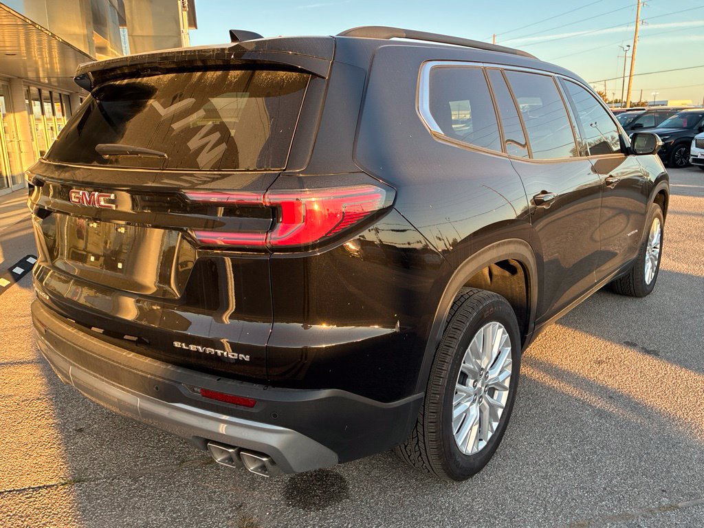 Used 2026 GMC Acadia Elevation w/ Elevation Premium Package FWD image 3