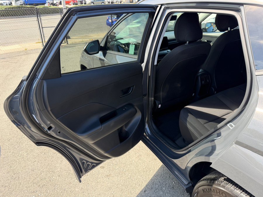 Used 2024 Hyundai Kona SEL FWD image 40