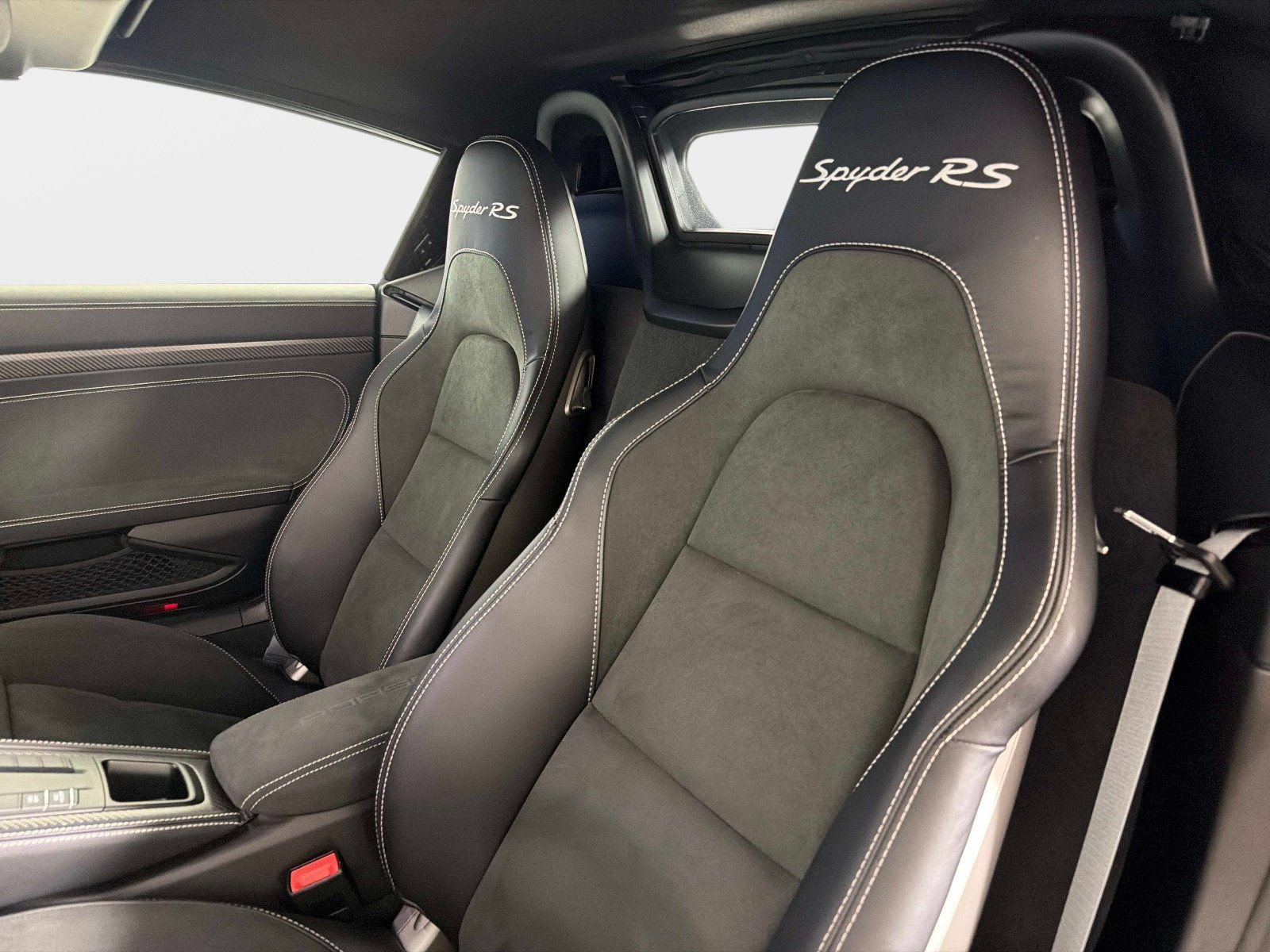 Used 2025 Porsche 718 Boxster Spyder RS RWD image 32
