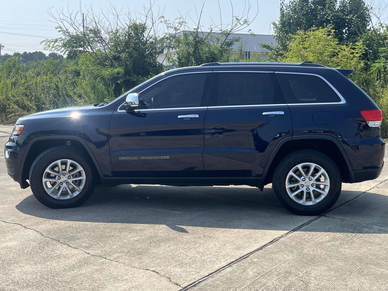 Used 2017 Jeep Grand Cherokee Limited AWD/4WD image 6