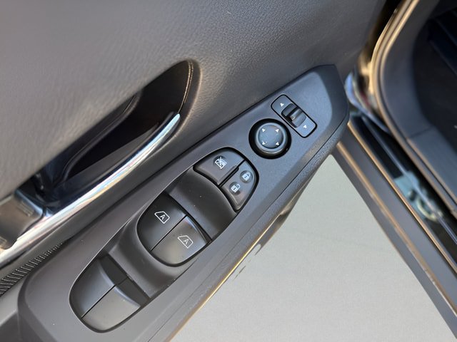 Certified 2024 Nissan Kicks SV FWD image 13