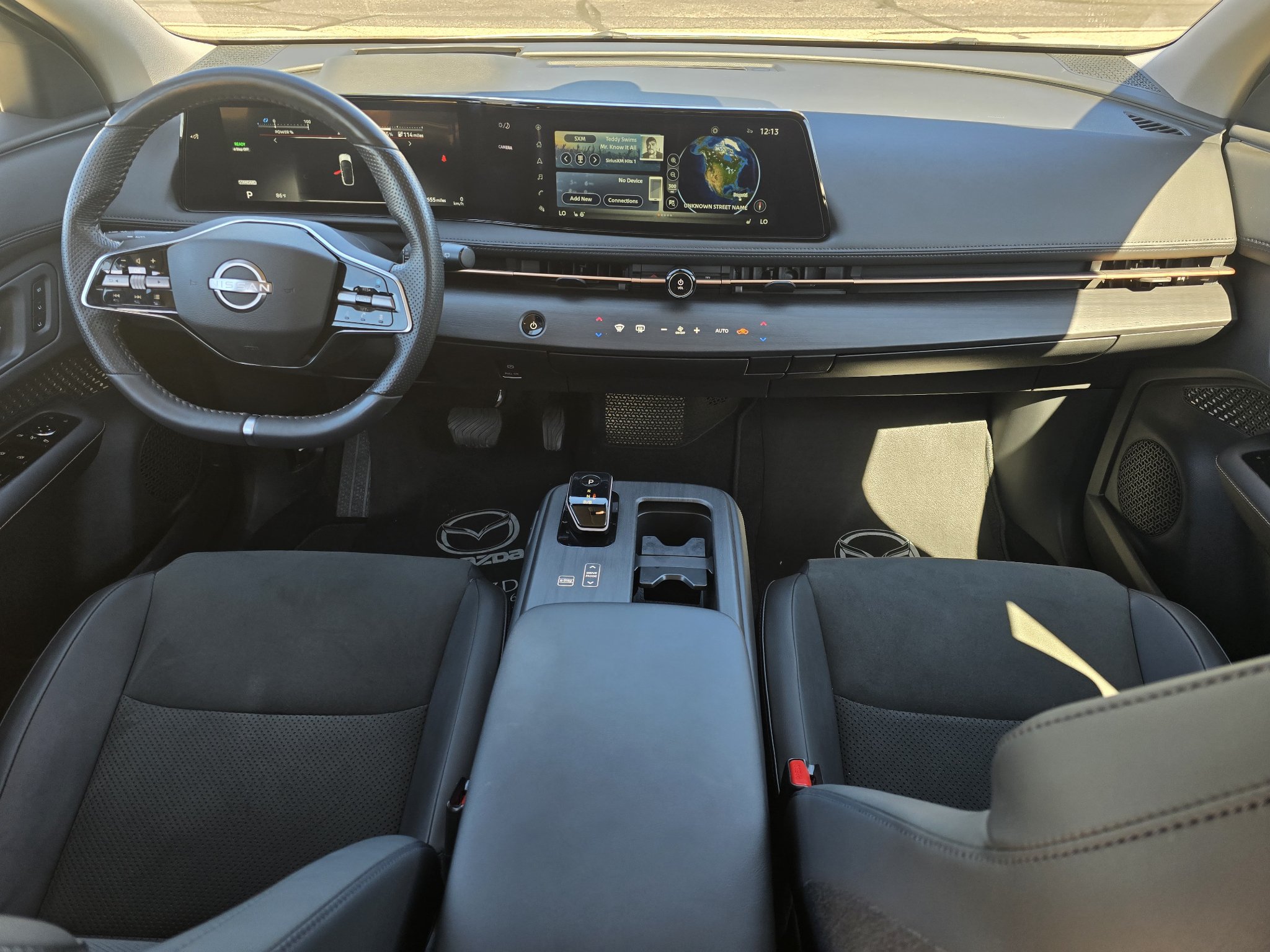 Used 2024 Nissan Ariya AWD image 25