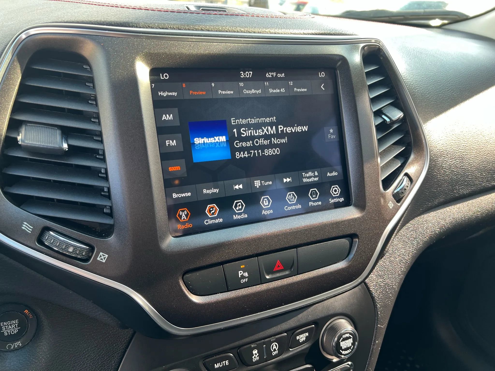 Used 2020 Jeep Cherokee Trailhawk w/ Cold Weather Group image 12