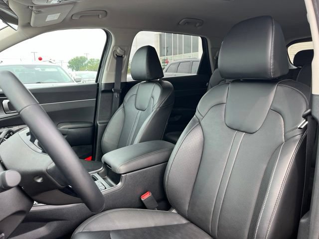 Certified 2025 Kia Sorento EX FWD image 18