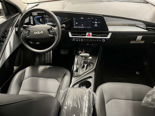 Used 2025 Kia Niro EX Touring FWD image 7
