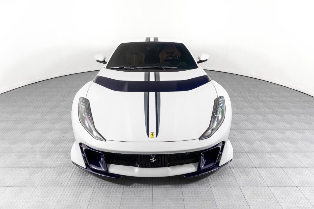 Used 2023 Ferrari 812 Competizione RWD image 8