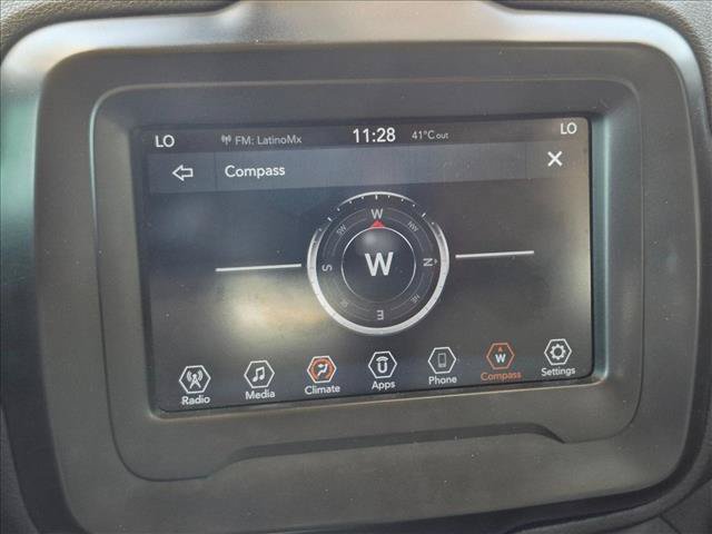 Used 2018 Jeep Renegade Latitude FWD image 9