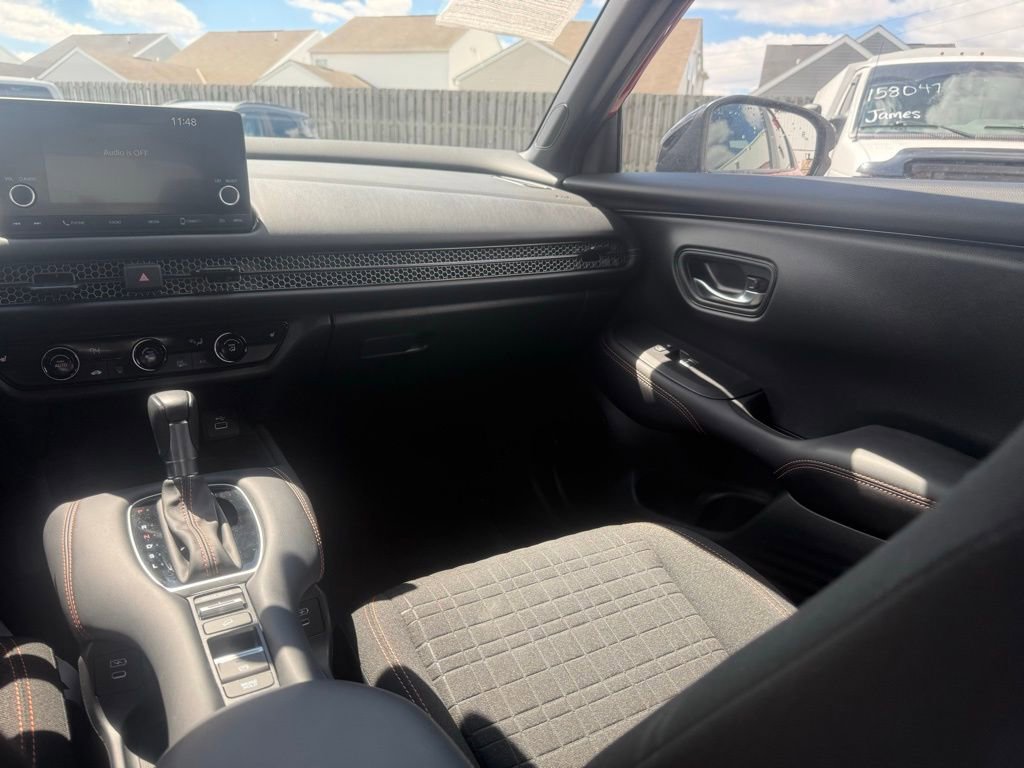 Used 2025 Honda HR-V Sport image 30
