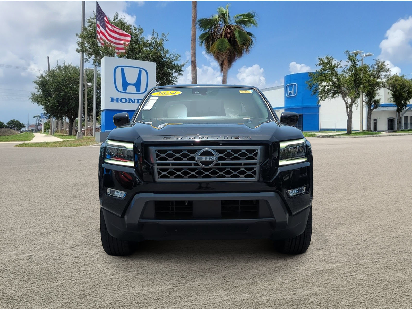 Used 2024 Nissan Frontier SL w/ Technology Package RWD image 2